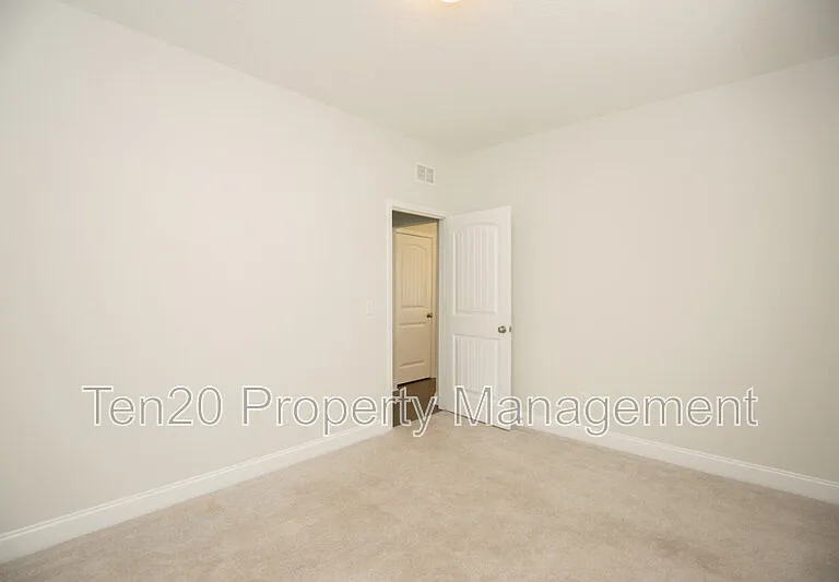 7794 Garrett Rd — Photo 11