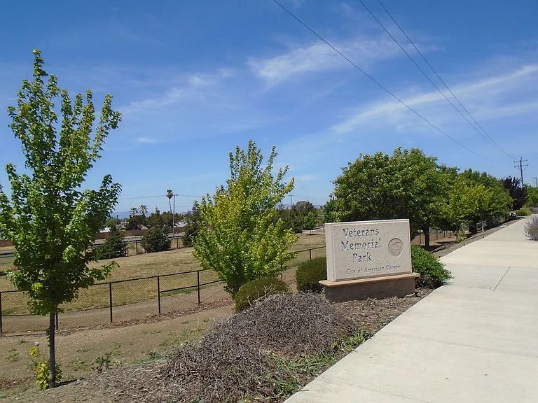 2401 Broadway St — Photo 22