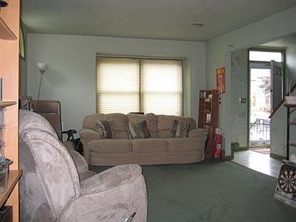 1st image of 10 Village Dr