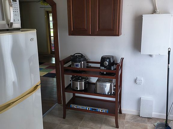 2nd image of 121 N Abilene Ave APT 2