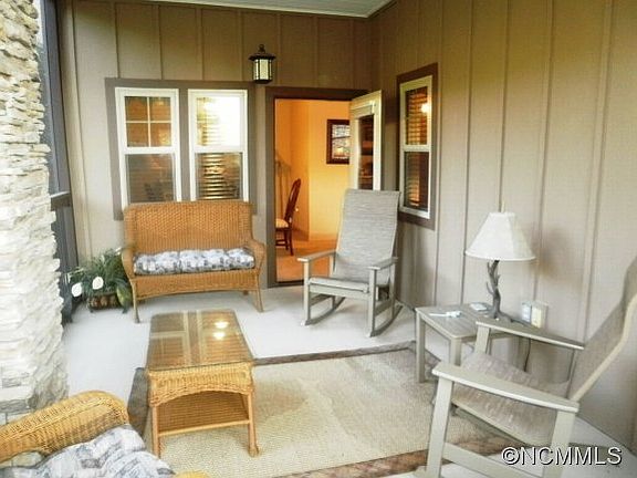 3rd image of 1564 Country Club Dr #B103