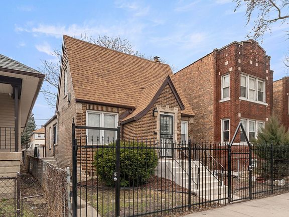 2nd image of 12044 S Perry Ave
