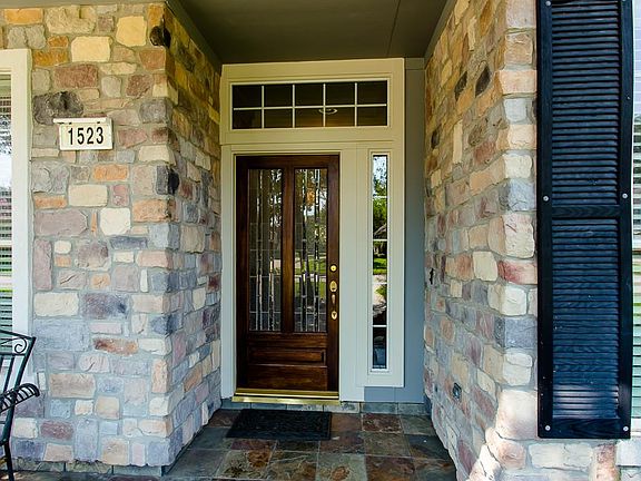 4th image of 1523 Fairview Dr