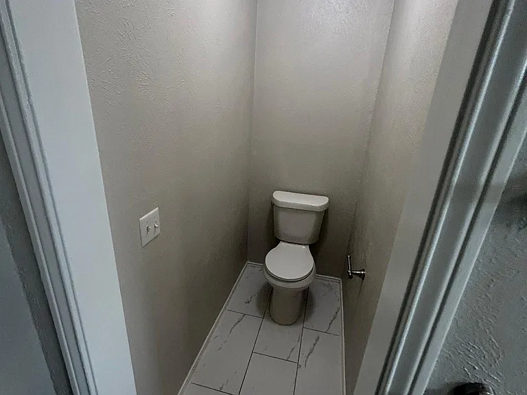 3425 Courtyard Cir — Photo 23