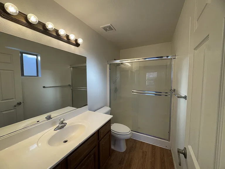 2728 Southern Ave — Photo 10
