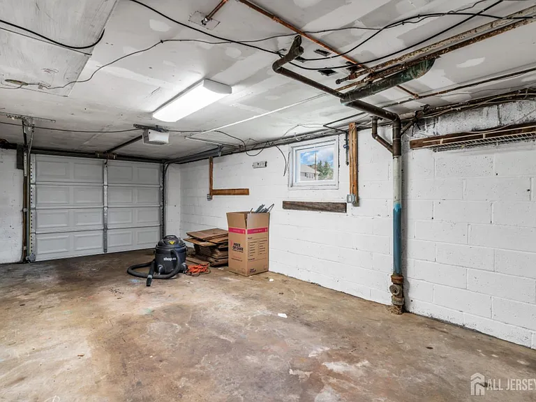 36 Van Buren Ave — Photo 36