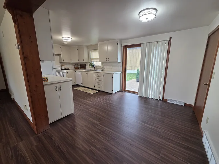 2963 Jones St — Photo 7