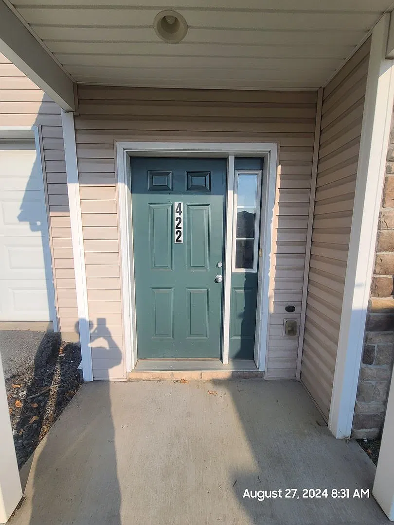 3 Bedroom 2 1/2 bath Townhome for Rent in Waynesboro — Photo 2