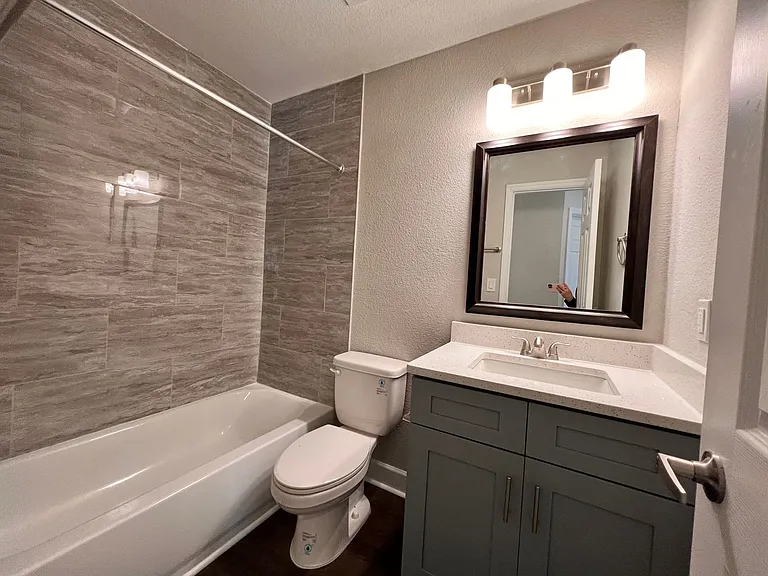 2536 Woodgate Blvd #107 — Photo 12