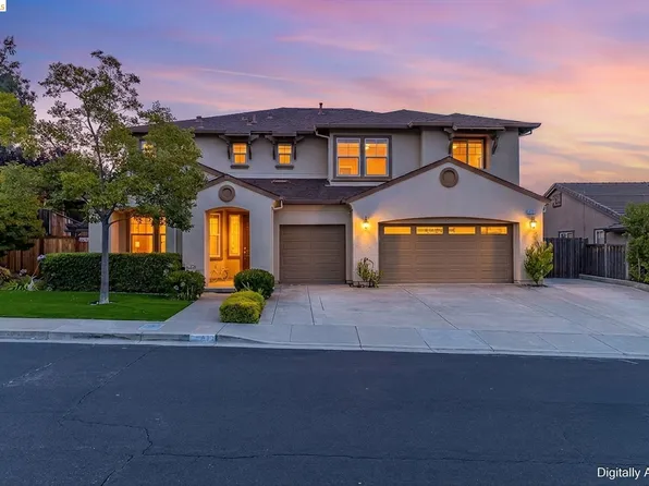 417 McAllister Dr, Benicia, CA 94510