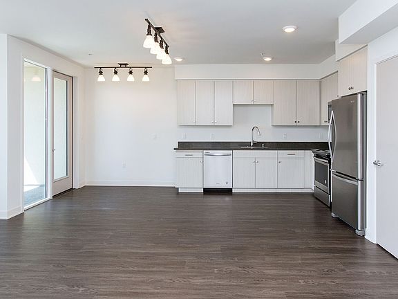 3rd image of 1547 Pacific Ave #9245381