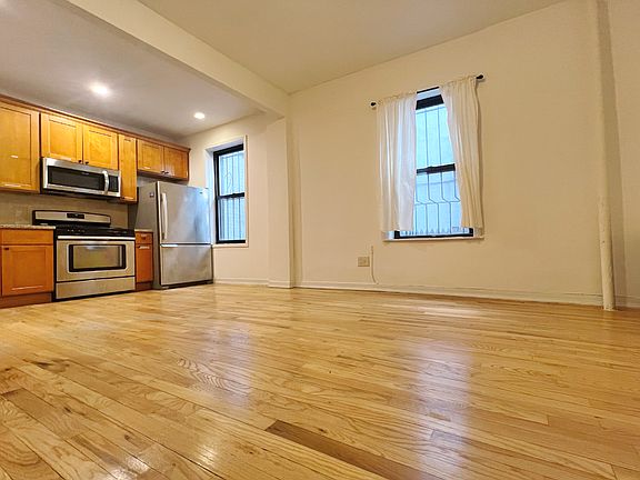 3rd image of 807 8th Ave APT 1R