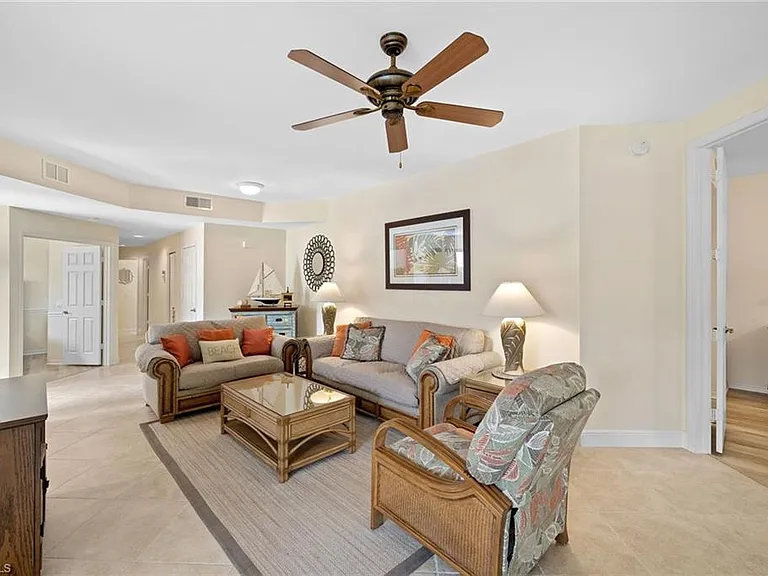27190 Oakwood Lake Dr #102 — Photo 5