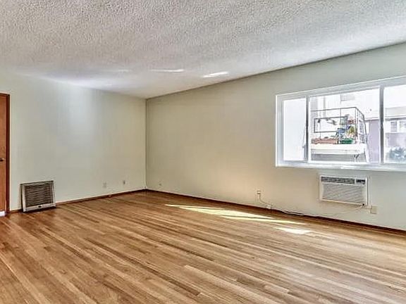 5th image of 6043 Hillandale Dr APT 1
