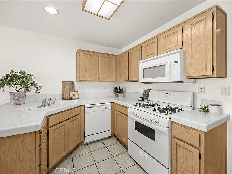 Clean and welcoming kitchen