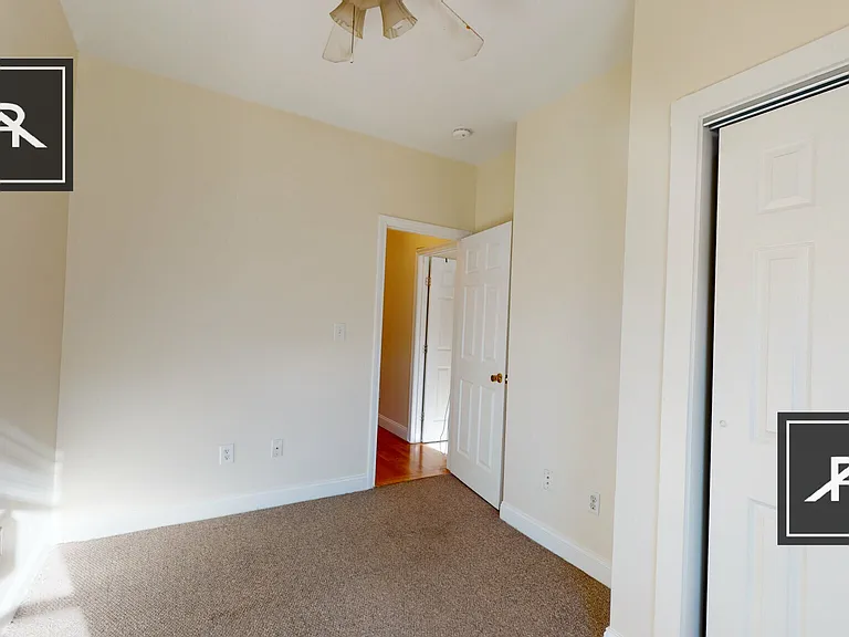 17 Linden St #2 — Photo 19