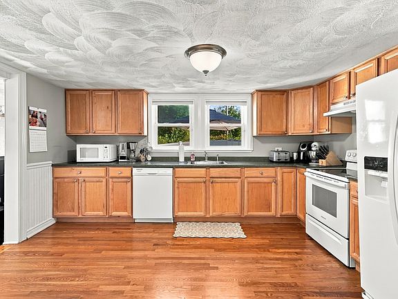 4th image of 10-12 Harkaway Rd #10