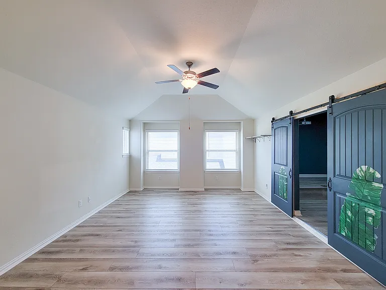 28638 Monarch Cliffs Dr — Photo 33