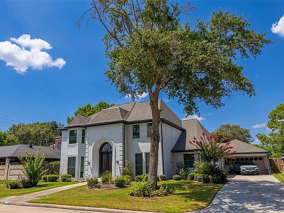 2nd image of 3147 Country Club Blvd