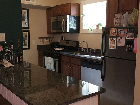 2nd image of 3018 Park Ave APT 3