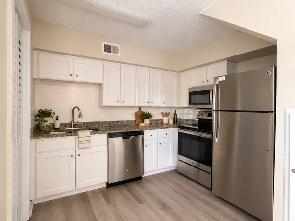 701 Osage Ave APT 5, West Columbia, SC 29169