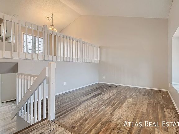5th image of 8055 Pinoak Ct