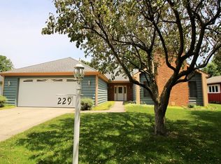 229 Aberdeen Rd, Cary, IL 60013