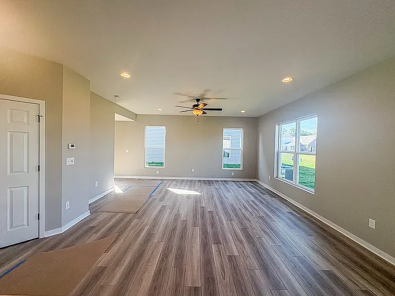 3 bed, 2.5 bath, 1908 sqft, $2,999 — Photo 3