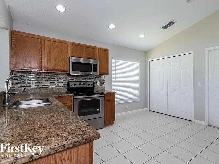 745 Troon Cir — Photo 6