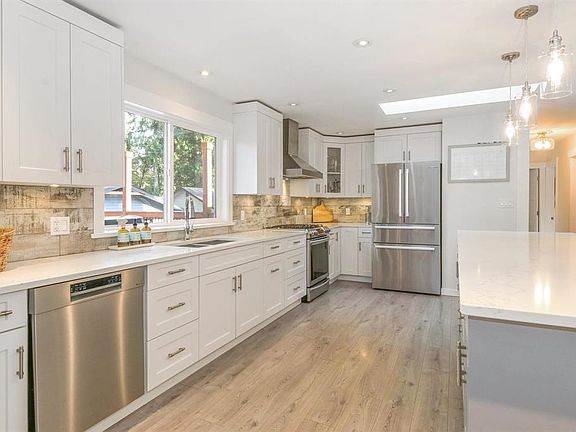 4th image of 4954 203rd St