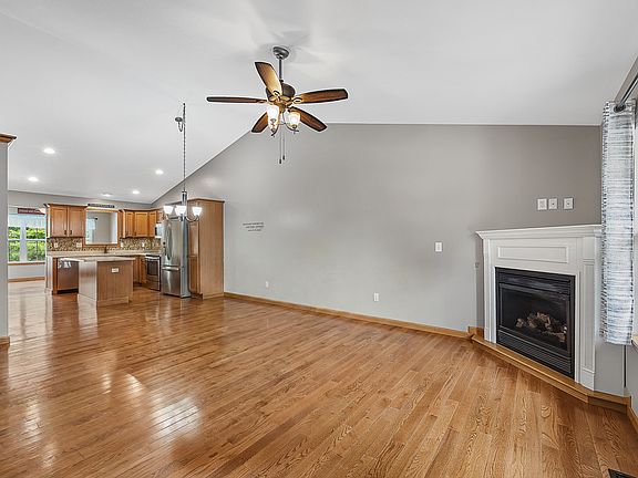 4th image of 100 Marvin Ct
