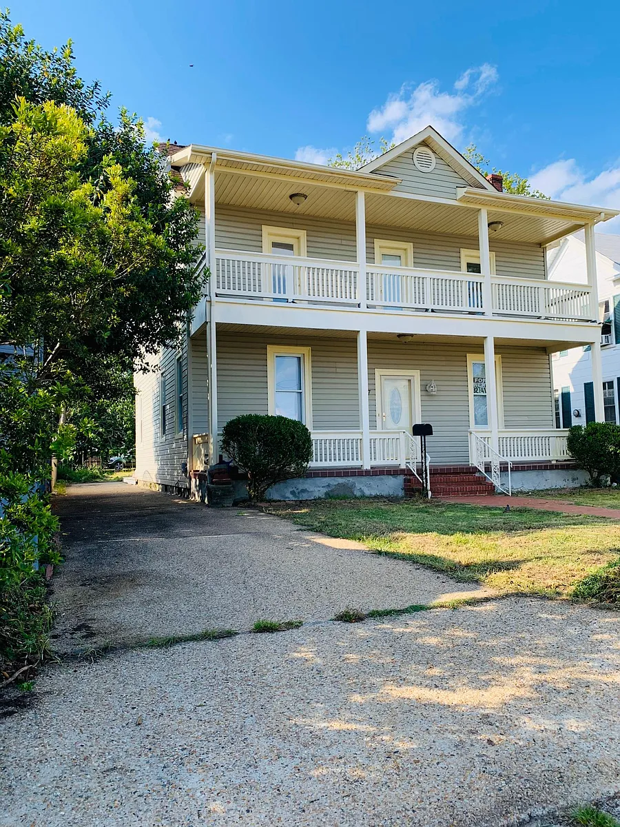 Building Photo - 317 Syms St