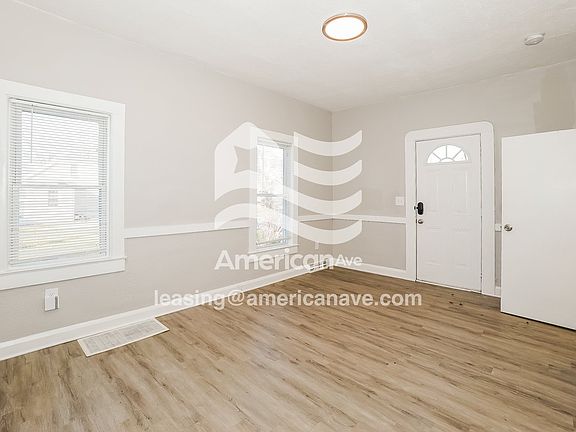 1034160_002_wm_-_living_room_13343147.jpg