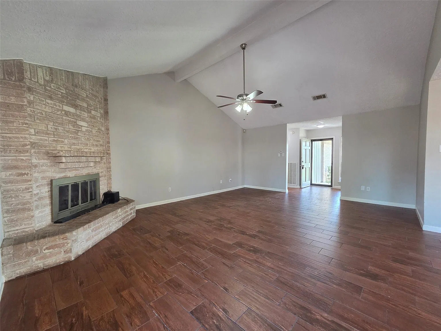 3 bed, 2.0 bath, 1452 sqft, $1,850 — Photo 4