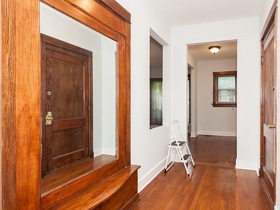 5th image of 5327 N Winthrop Ave APT 1S