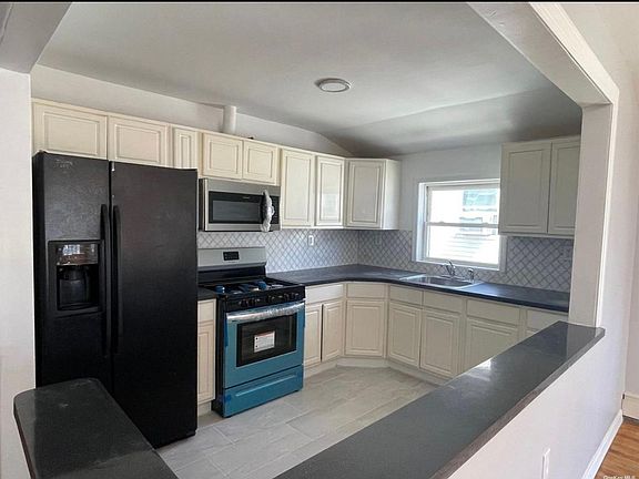 3rd image of 16367 Mathias Ave Floor 2