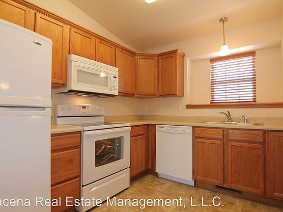 3rd image of 60 Jefferson Ln