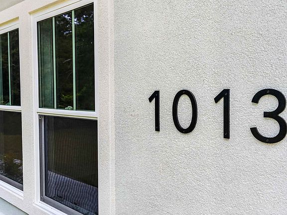 4th image of 1013 Wachesaw Rd.