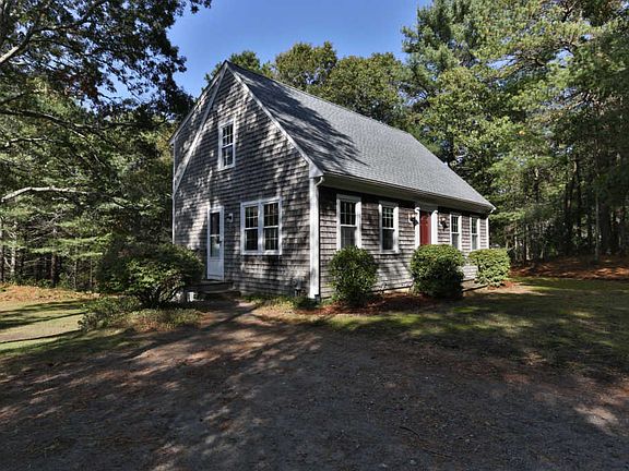 4th image of 22 Livingston Dr