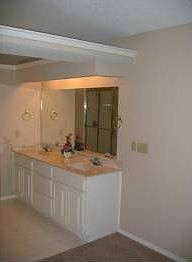 4th image of 2501 Glen Oaks Dr