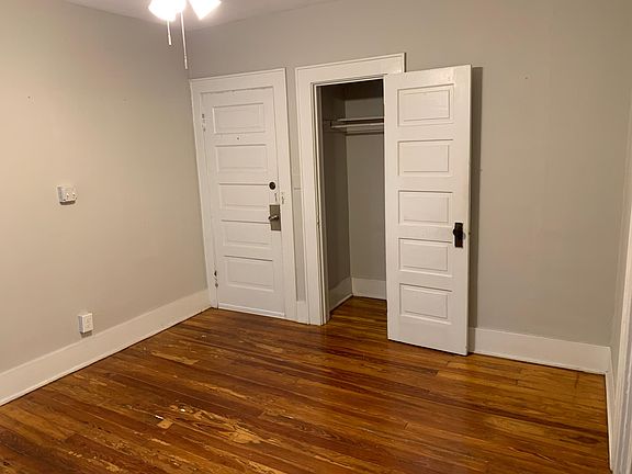 Bedroom plus 2nd entrance