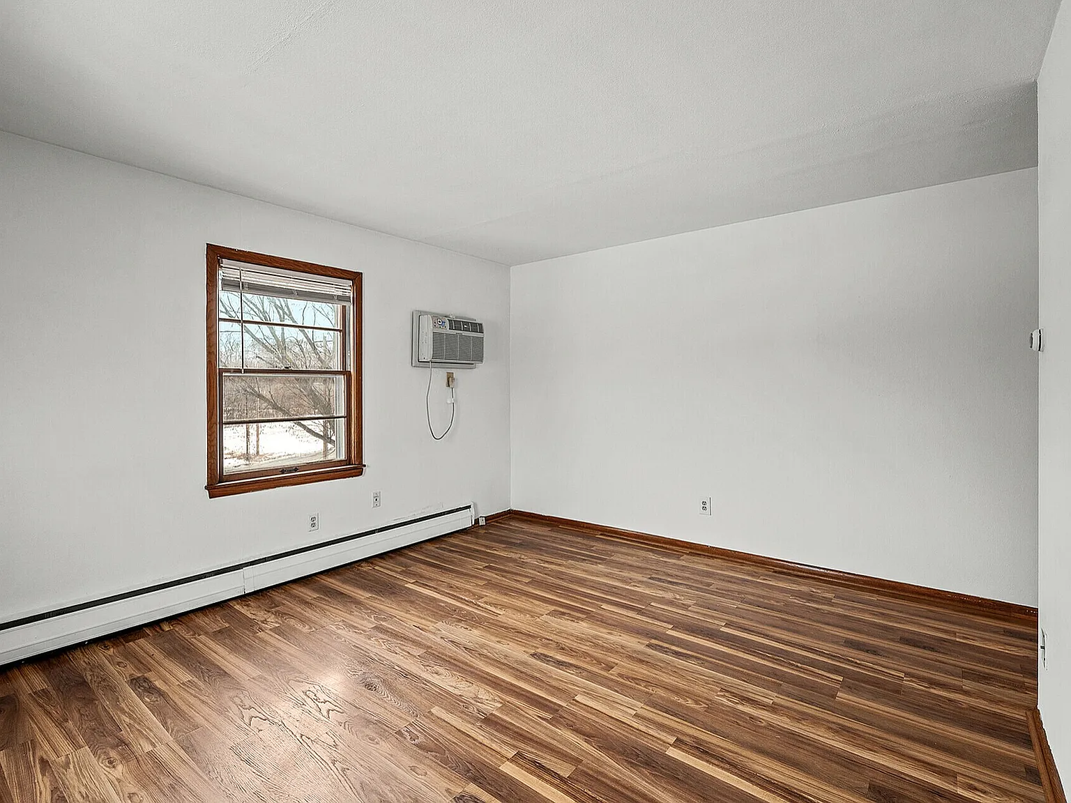 Q2 — Photo 3