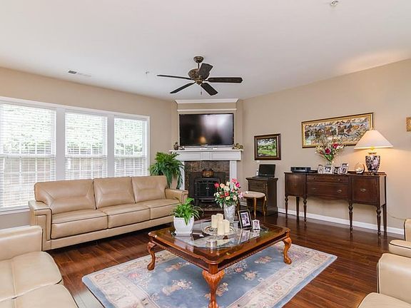 5th image of 251 Regent Sq