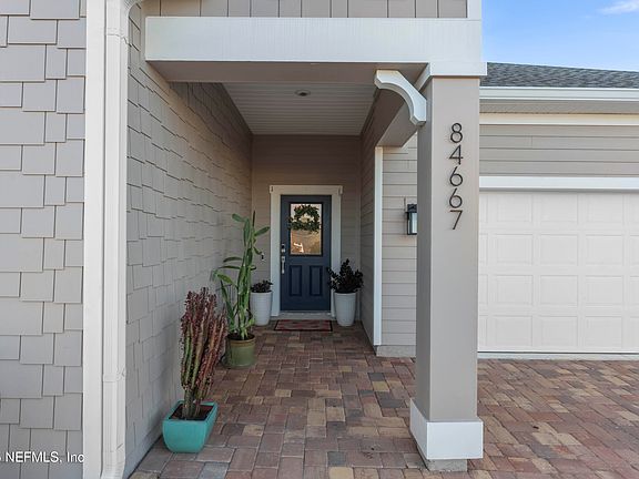 3rd image of 84667 BALSAM Court