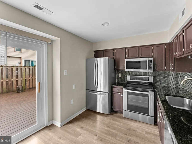 7302 Rokeby Dr — Photo 13
