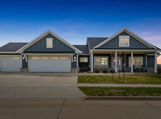 4443 Sickle Ln, Dubuque, IA 52002