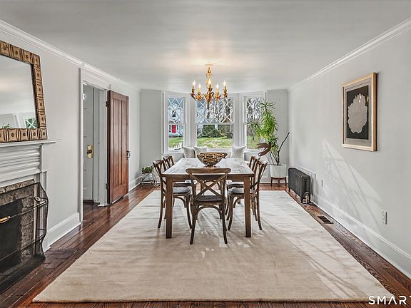 5th image of 371 Wilton Road West