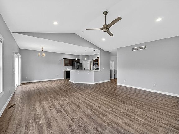4th image of 54715 Pierre Trails Dr