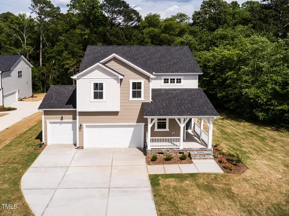 240 Fast Pitch Ln, Four Oaks, NC 27524