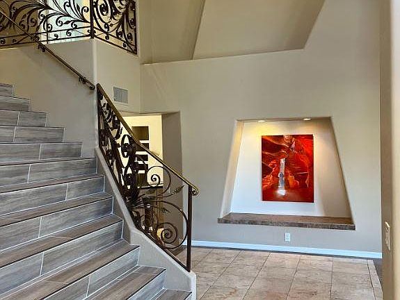 3rd image of 1549 E Las Palmaritas Dr